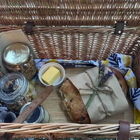 Wattle Creek Studio With Breakfast Basket Amberley Luaran gambar